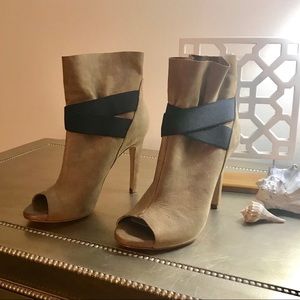 LATITUDE FEMME TAUPE PEEP TOE ANKLE BOOTIE